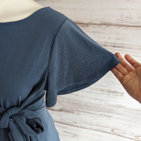 Motherhood Maternity Twist Tie Front Blue Short Sleeve Blouse sz Small - Picture 2 of 6